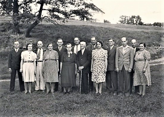 Charles and Cordelia Dawley with their twelve children.